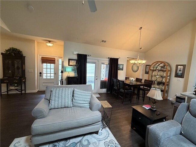 Building Photo - 502 Camellia Ct