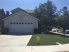 Building Photo - 805 Pathfinder Way