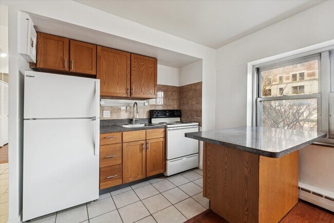 Foto del edificio - 4980 N Marine Dr