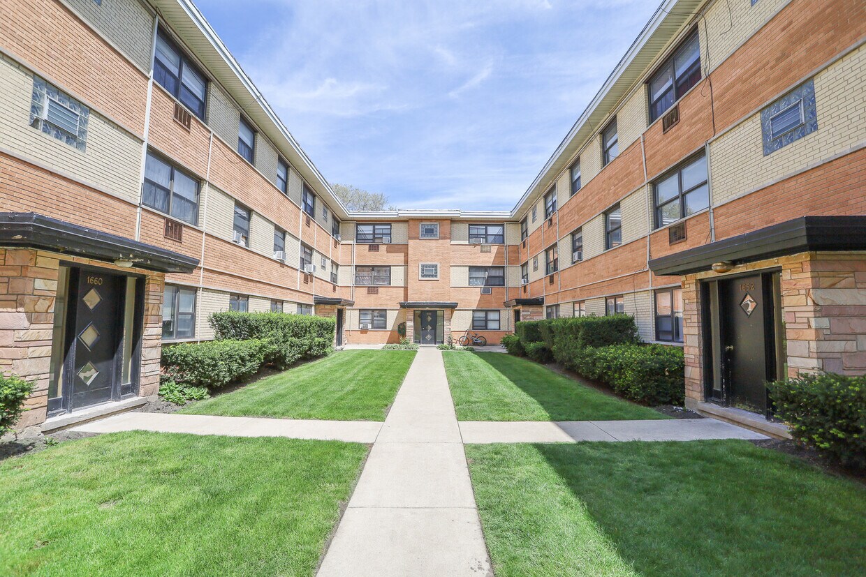 1658 W Pratt Blvd, Chicago, IL 60626 House Rental in Chicago, IL