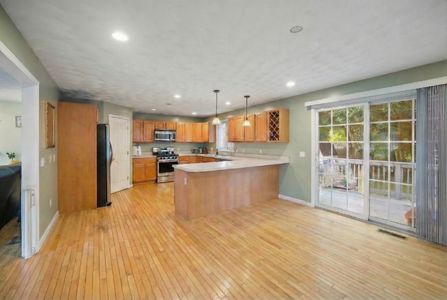 Photo - 75 Hagan St House