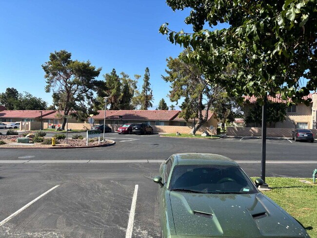 Building Photo - 2-story, 2-Bedroom Condo for Rent in Indio...