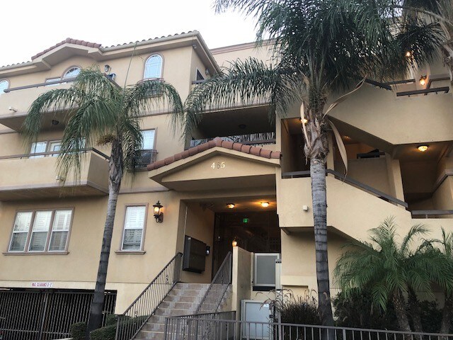 building - 465 E Magnolia Blvd