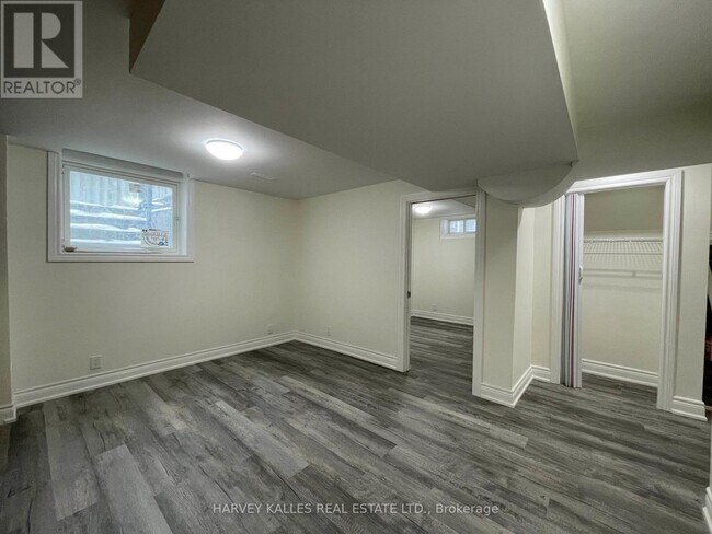 Building Photo - 14 Stable Gate