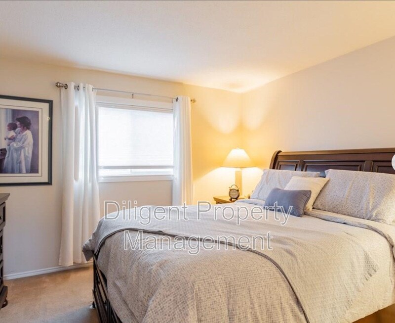 2333 Sunnylea St, Peterborough, ON K9K 2G2 House for Rent in