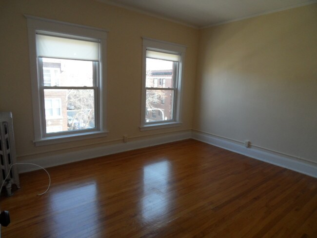 Foto del edificio - 1304 W Rosemont Ave