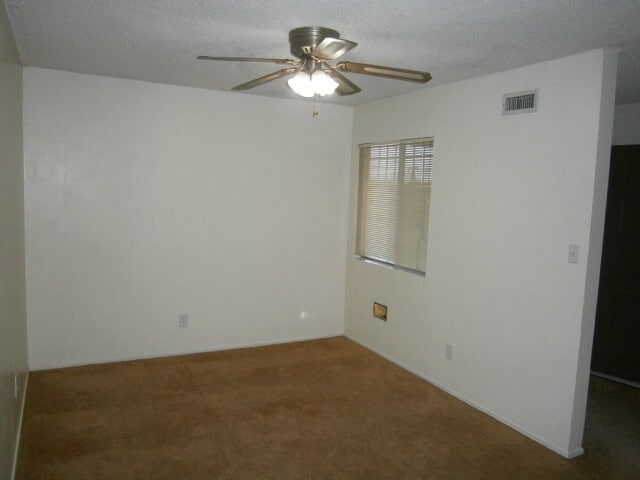 Building Photo - 3 Bedrooms/2 Bathrooms Single Story Home i...
