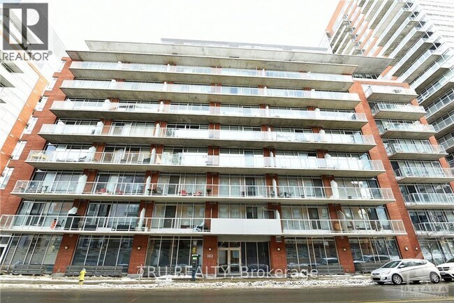 Building Photo - 383 Cumberland St
