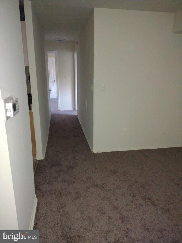 5502 Karen Elaine Dr Unit 926, New Carrollton, MD 20784 Room for Rent