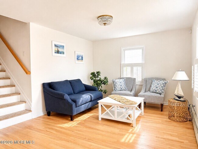 Foto del edificio - 561 Monmouth Ave