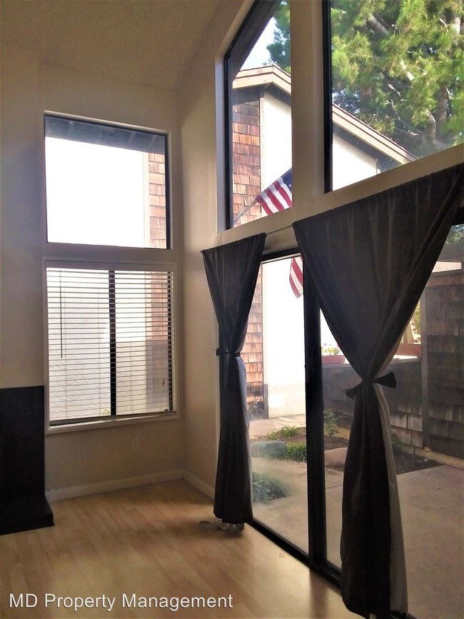 Building Photo - 3 br, 2 bath House - 3667 Country Club Dr. #A