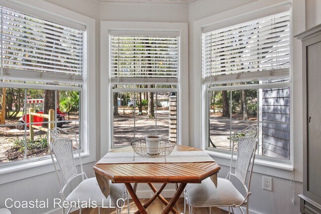 Foto del edificio - 3 br, 2 bath House - 70 River Oaks Circle