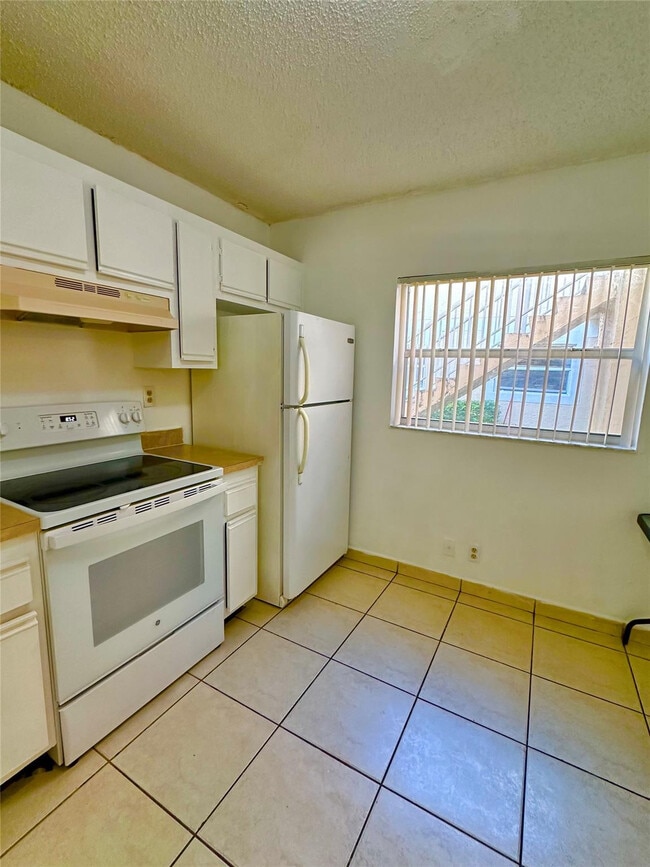 Foto del edificio - 12165 Royal Palm Blvd