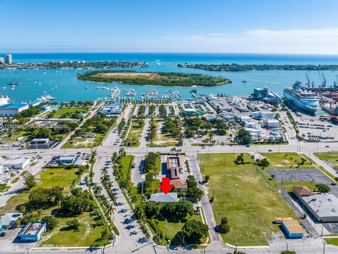 Primary Photo - 56 W 12th St