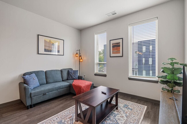 Foto del edificio - 6160 N Rural St