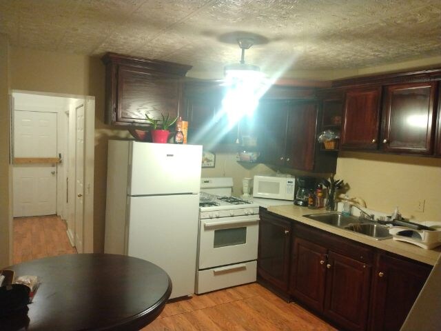 Foto del edificio - 1610 E 28th St
