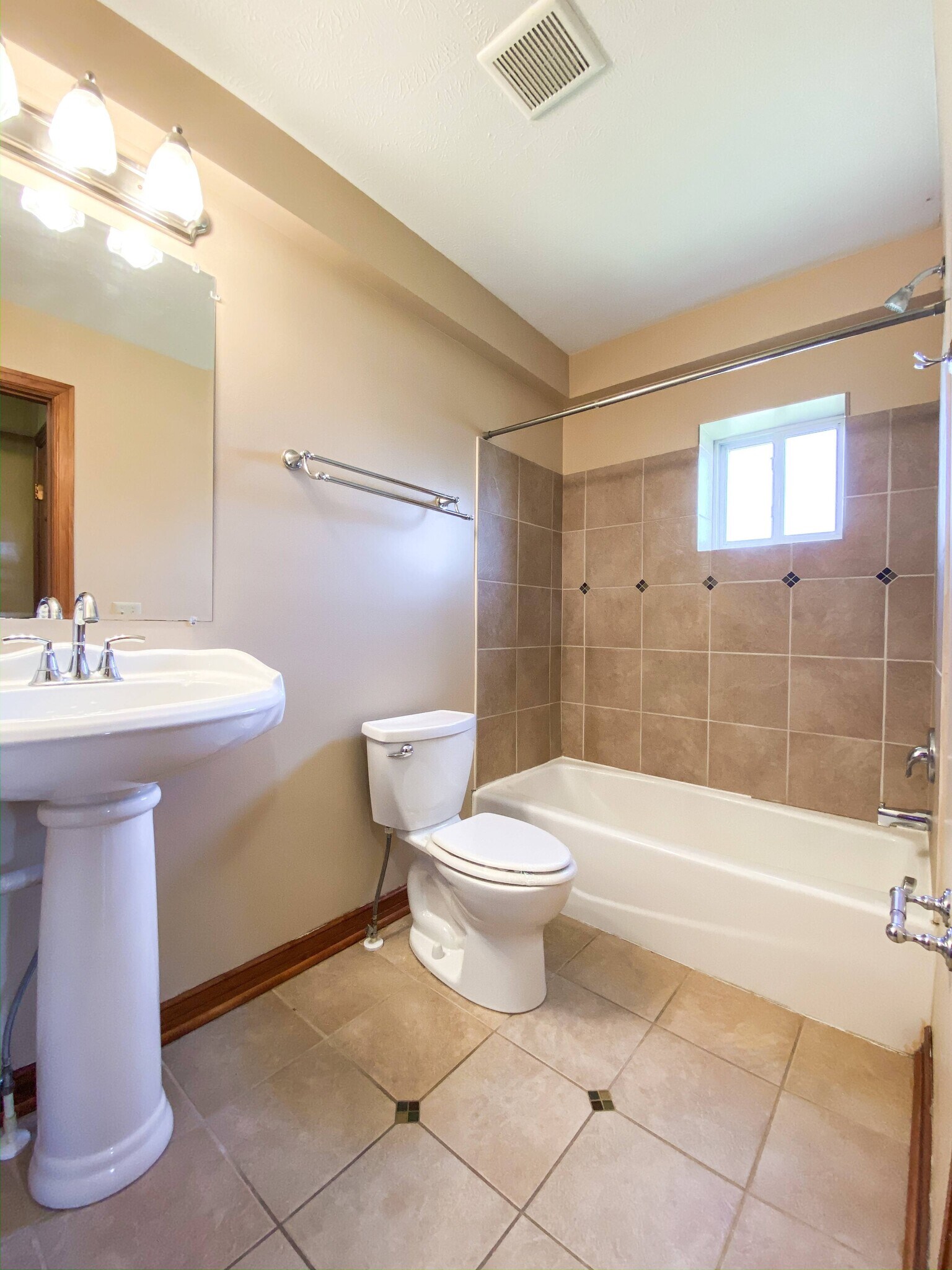 Hallwood Manor Apartments – photo 4