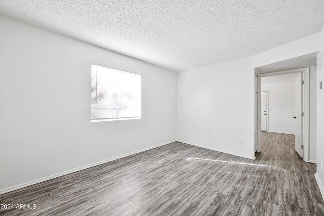 Foto del edificio - 436 W Clark St