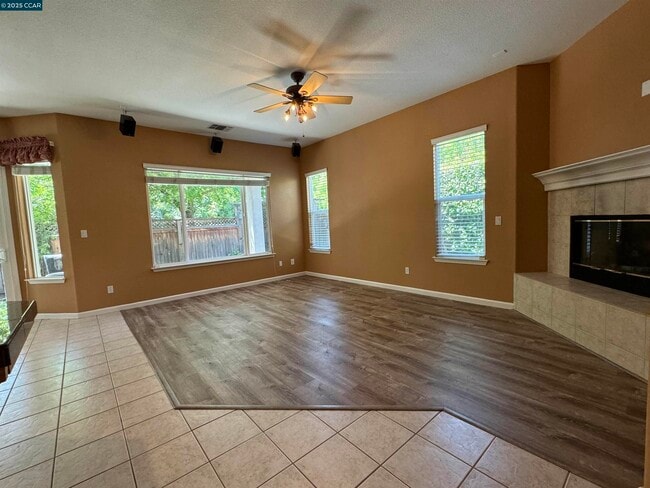 Building Photo - 1174 Krona Ln