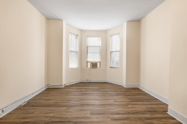 Building Photo - 2945 Walbrook Ave