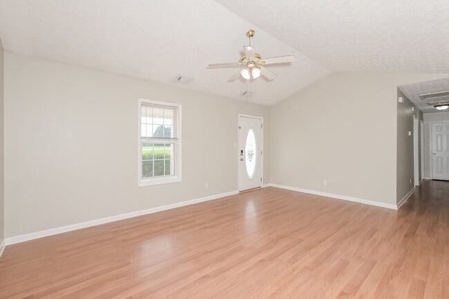 Building Photo - 372 Kay Dr