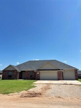 Building Photo - 2209 E Grassland Ln