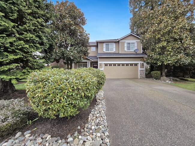 Building Photo - 2-Story modern home in Silver Firs. Large ...
