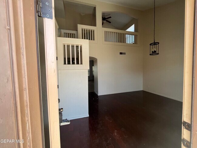 Building Photo - 1433 Paseo Del Sur Ct