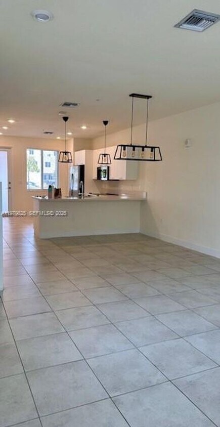 Building Photo - 6455 NW 103rd Pl