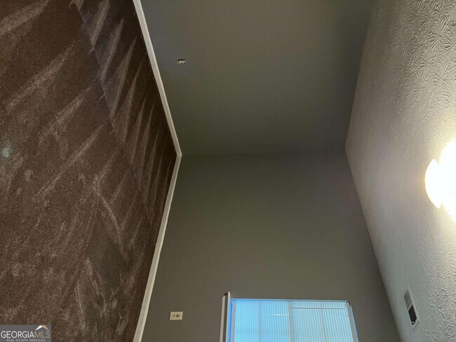 Foto del edificio - 9403 Forest Knoll Dr