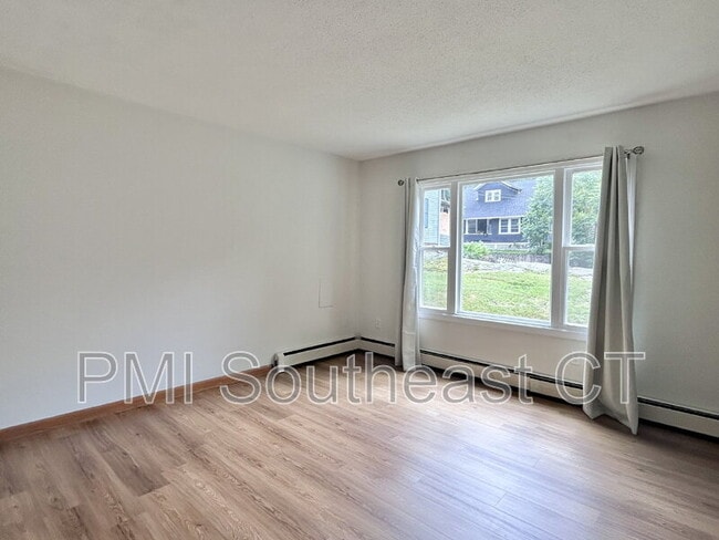 Building Photo - 55 Hedge Ave