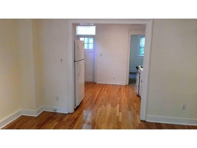 Building Photo - 145 Carpenter Ave