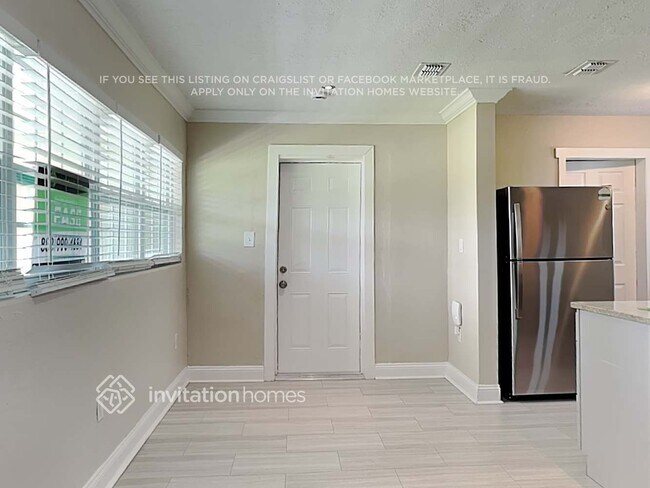 Building Photo - 849 Sunniland Dr