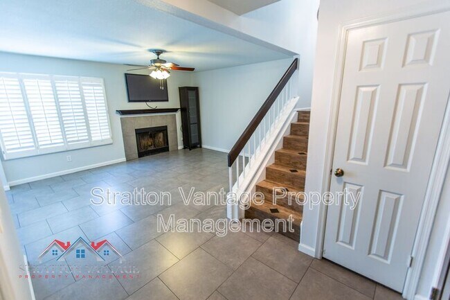 Foto del edificio - 310 E Bluebell Ln