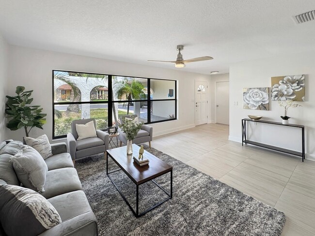 Building Photo - 9907 Island Harbor Dr