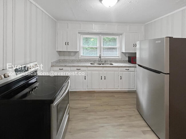 Building Photo - 1228 S Madison Ave