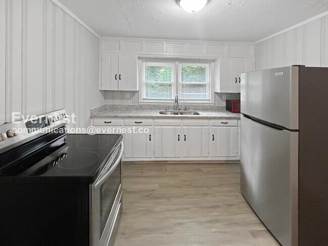 Foto del edificio - 1228 S Madison Ave