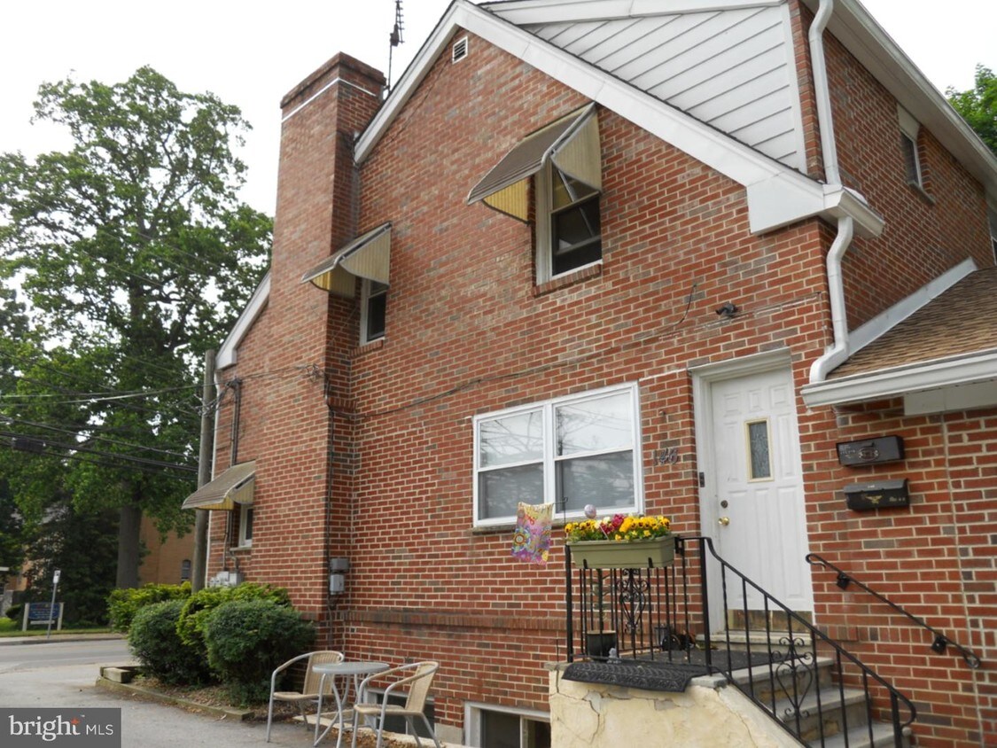 146 N Eagle Rd Unit 2, Havertown, PA 19083 Room for Rent in Havertown