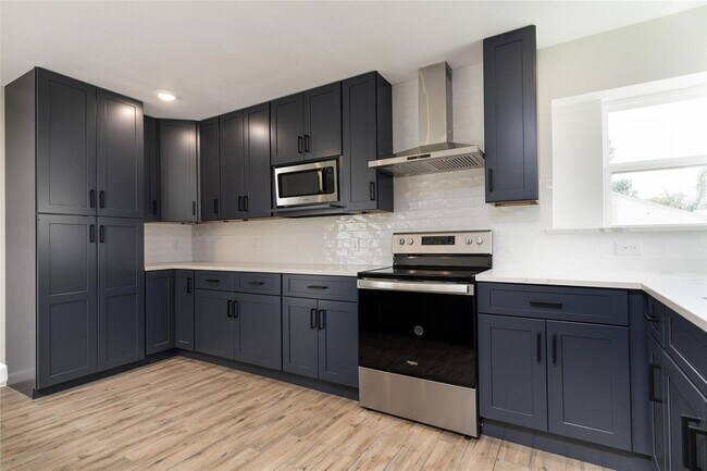 Foto del edificio - 13155 Pebblewalk Cir S