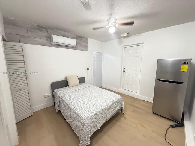 Foto del edificio - 190 SW 72nd Terrace