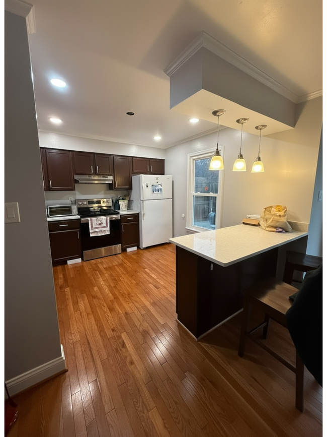 Foto del edificio - 126 E Hammaker St