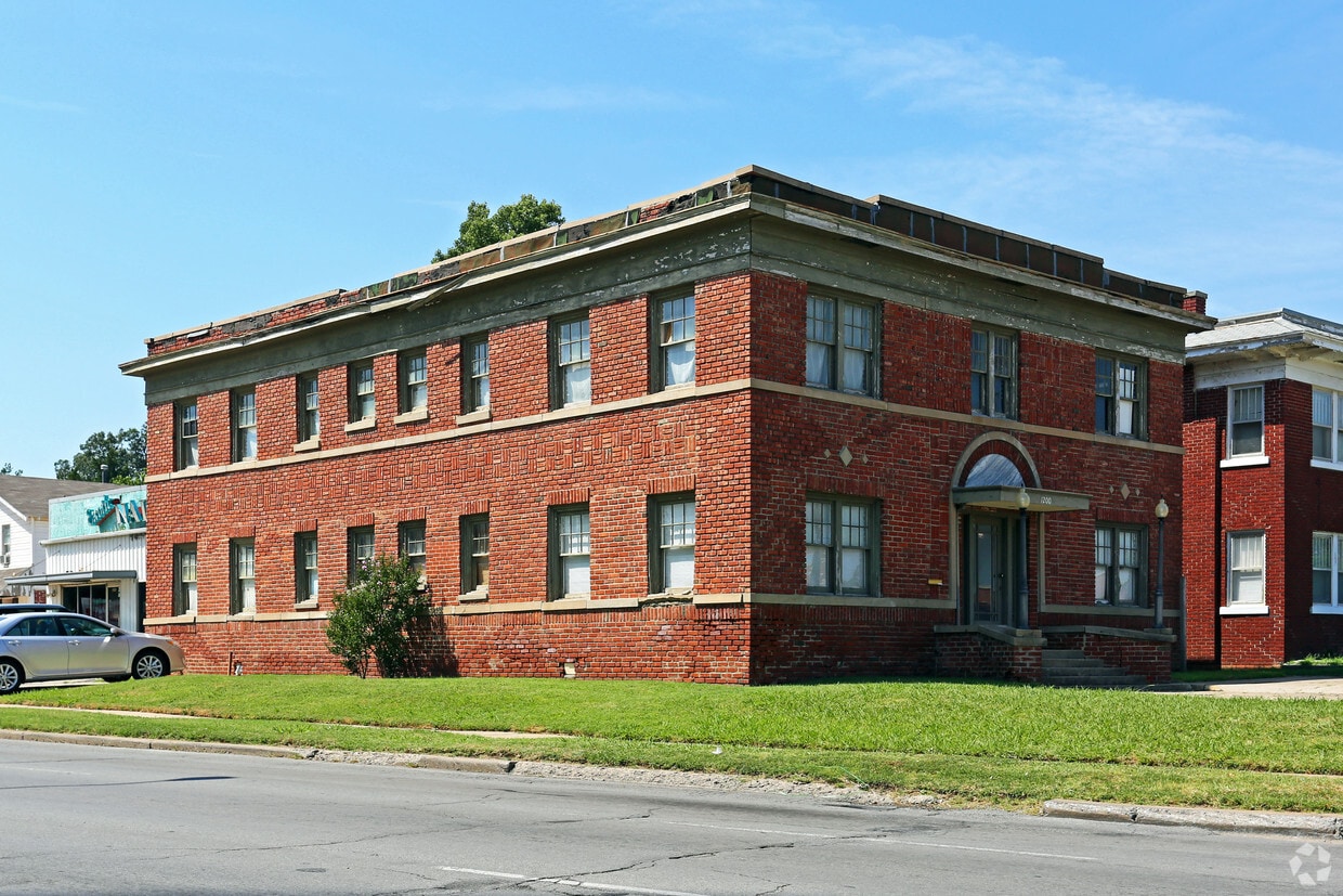 Foto principal - 1200 NW 22nd