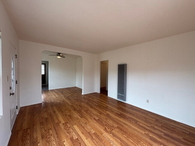 Foto del edificio - 3143 Keats St