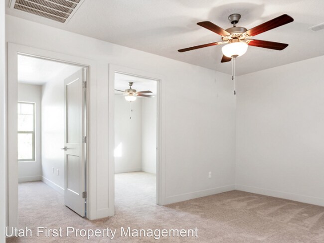 Foto del edificio - 3 br, 2.5 bath House - 2675 E 450 N #25