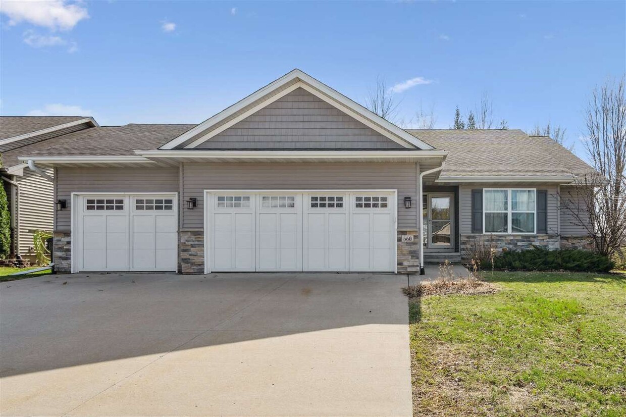 Foto principal - 660 Galway Dr