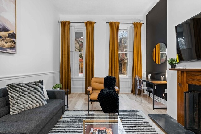 Photo - 1306 Liverpool St Townhome