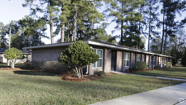 Building Photo - Pine Terrace III