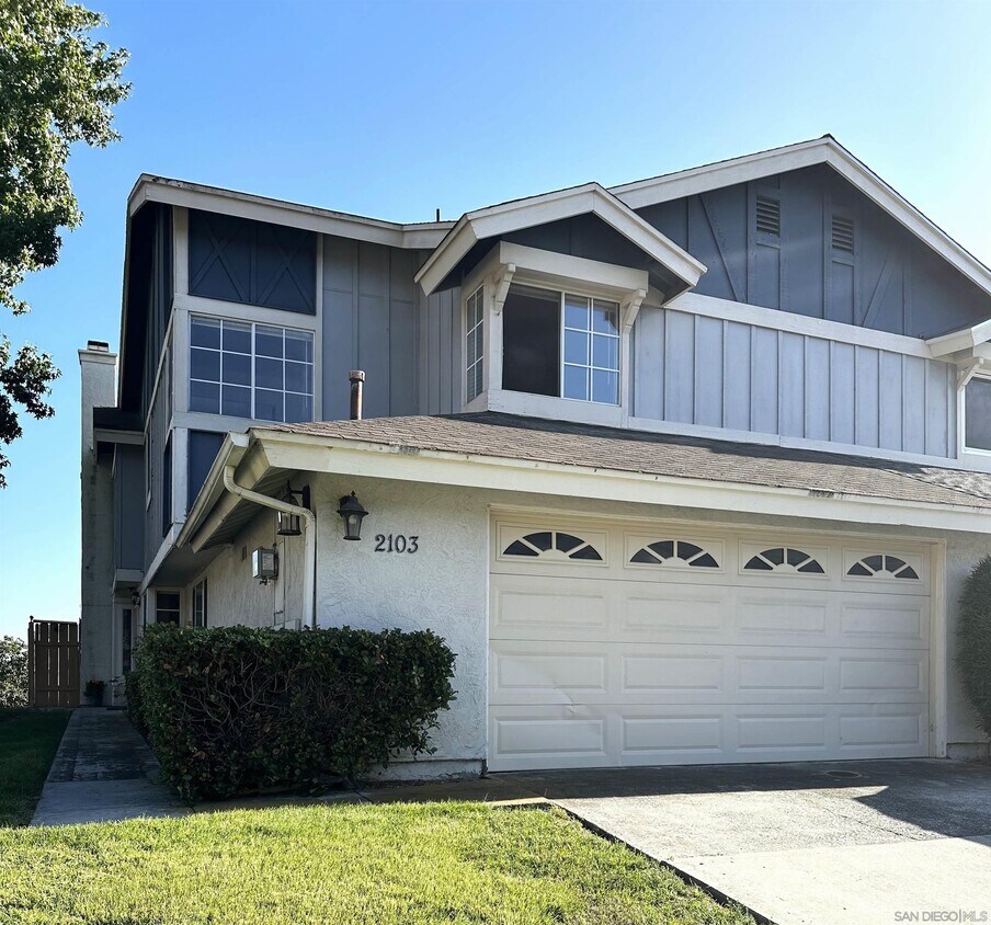 Primary Photo - 2103 Manzana Way
