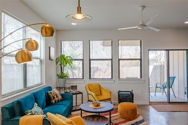 Foto del edificio - 4702 Leslie Ave