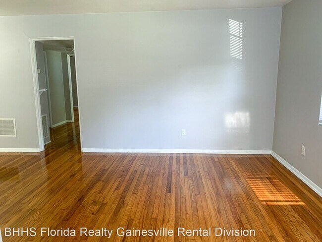 Building Photo - 4 br, 2.5 bath House - 915 NE 8th Avenue